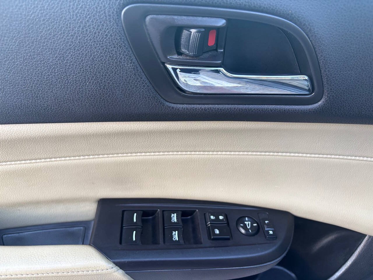 Used 2013 Acura ILX w/ Technology Package FWD image 17