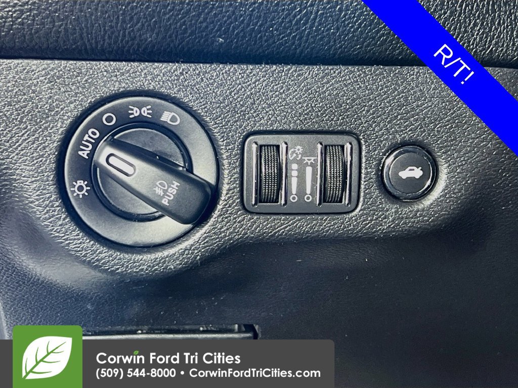 Used 2018 Dodge Challenger R/T RWD image 17