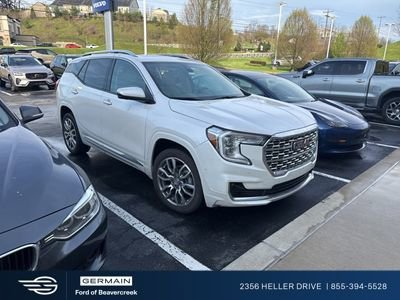 Used 2022 GMC Terrain Denali w/ Denali Premium Package AWD/4WD image 1