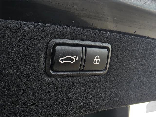 Used 2018 Genesis G80 3.8 w/ Option Group 03 image 24