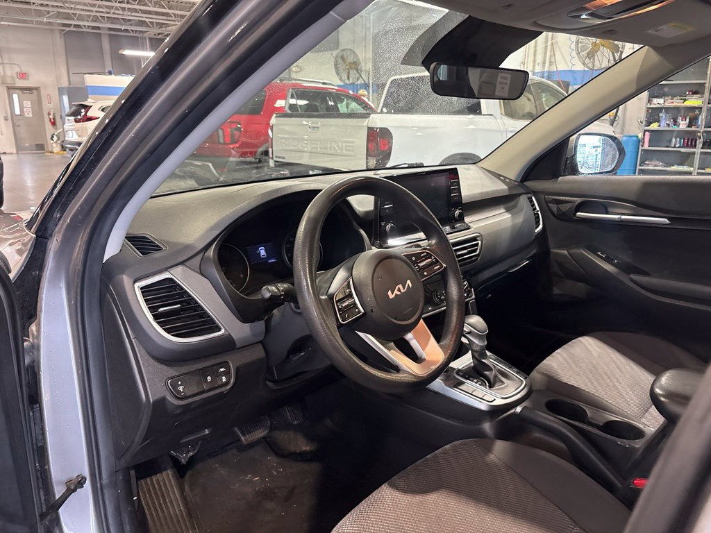 Used 2022 Kia Seltos LX AWD/4WD image 10