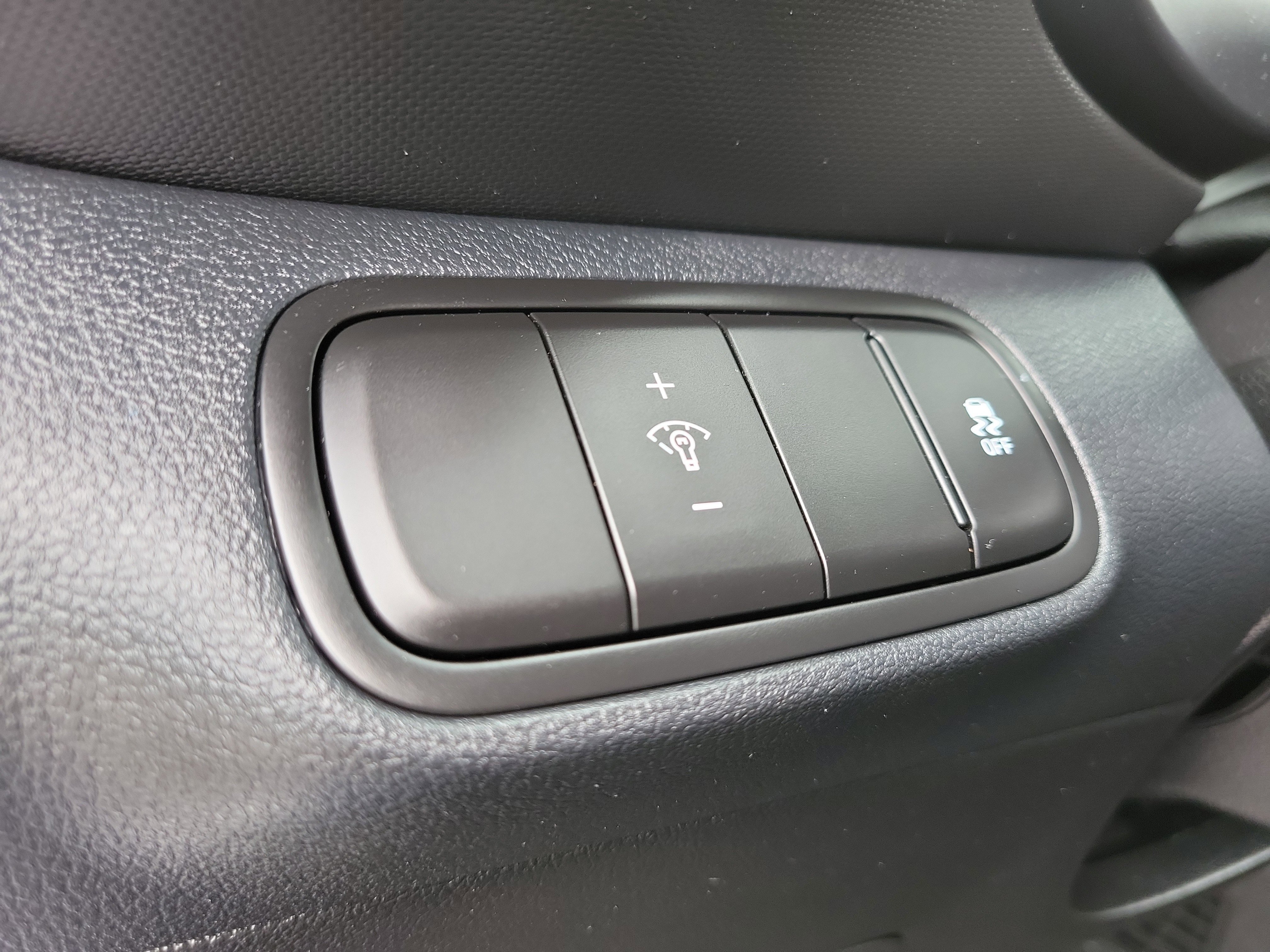 Used 2025 Hyundai Venue SEL FWD image 21