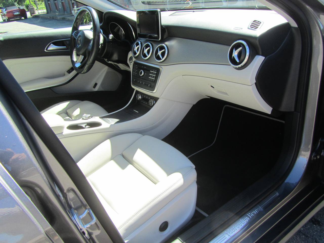 Used 2016 Mercedes-Benz GLA 250 4MATIC image 21