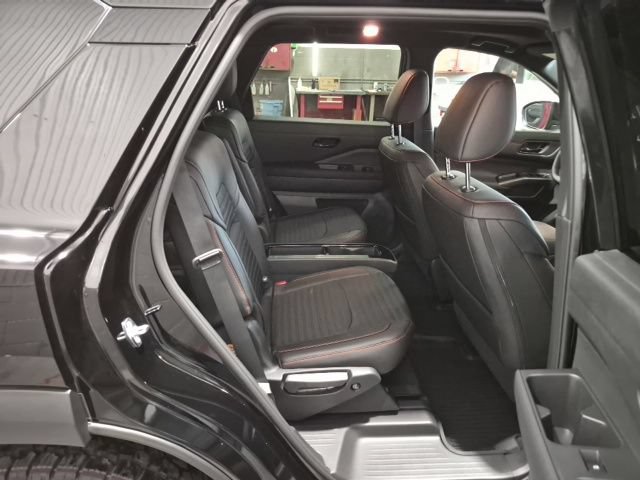 New 2026 Nissan Pathfinder Rock Creek w/ Rock Creek Premium Package AWD/4WD image 18