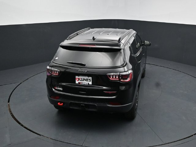 New 2026 Jeep Compass Trailhawk w/ Trailer Tow Group AWD/4WD image 50