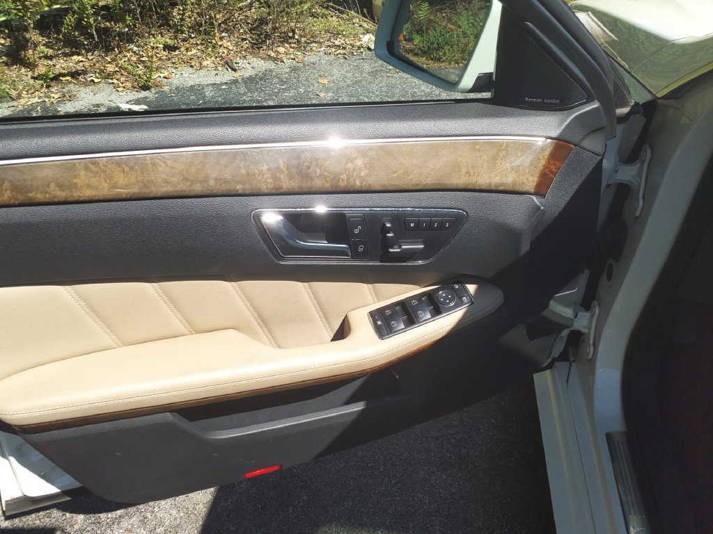 Used 2011 Mercedes-Benz E 550 Sedan image 18