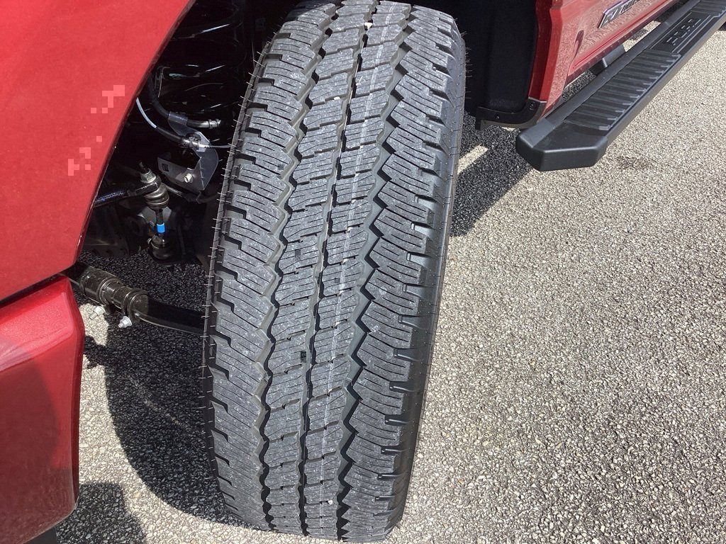 New 2025 Ford F250 Lariat w/ Black Appearance Package image 18