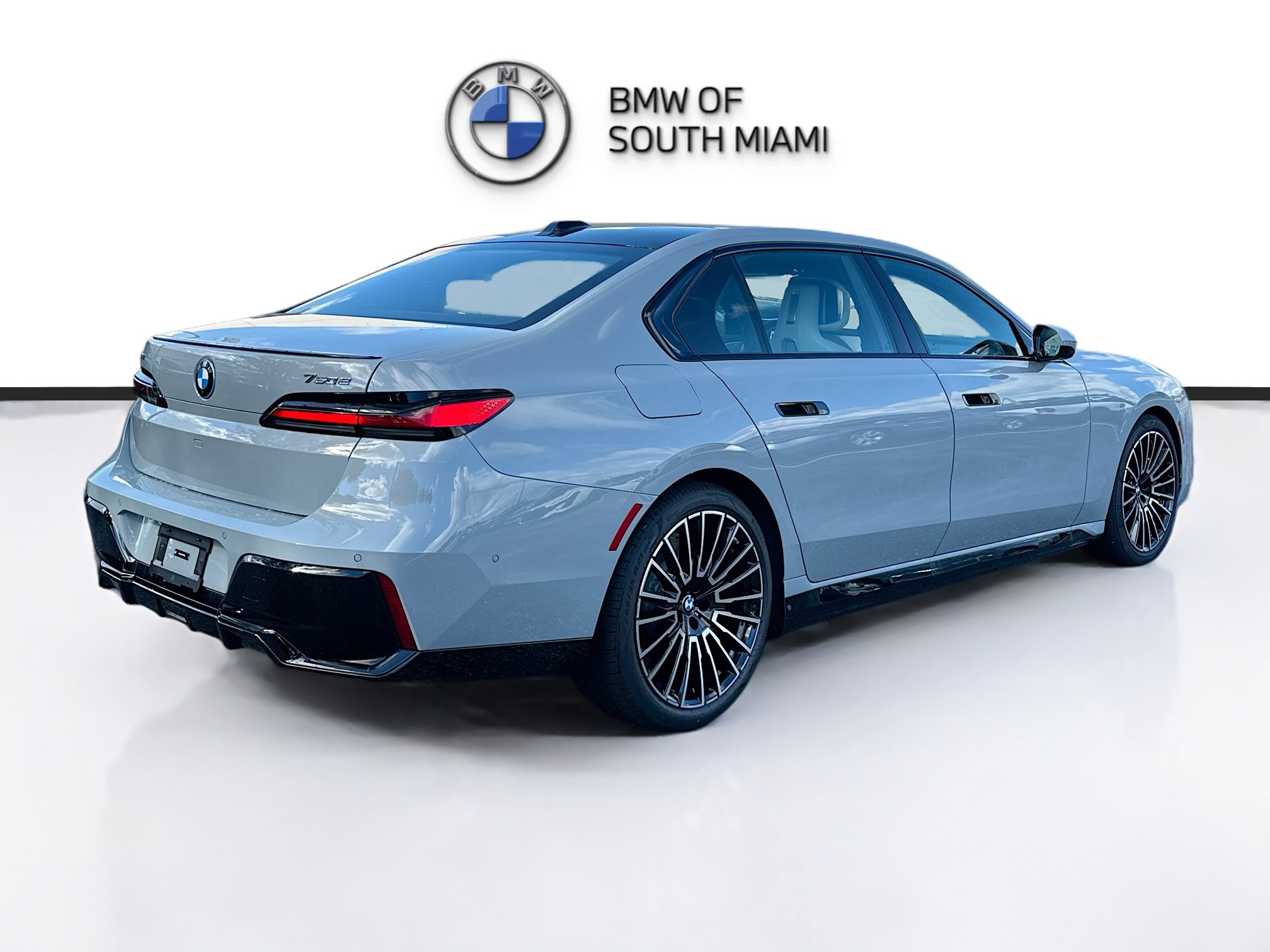 New 2026 BMW 750e xDrive w/ Executive Package image 6