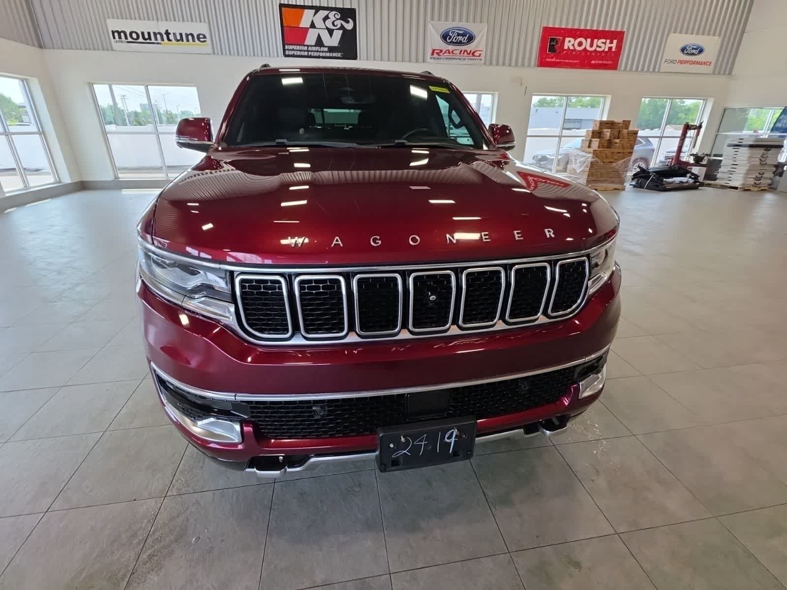 Used 2022 Jeep Wagoneer Series III w/ Premium Group I AWD/4WD image 4