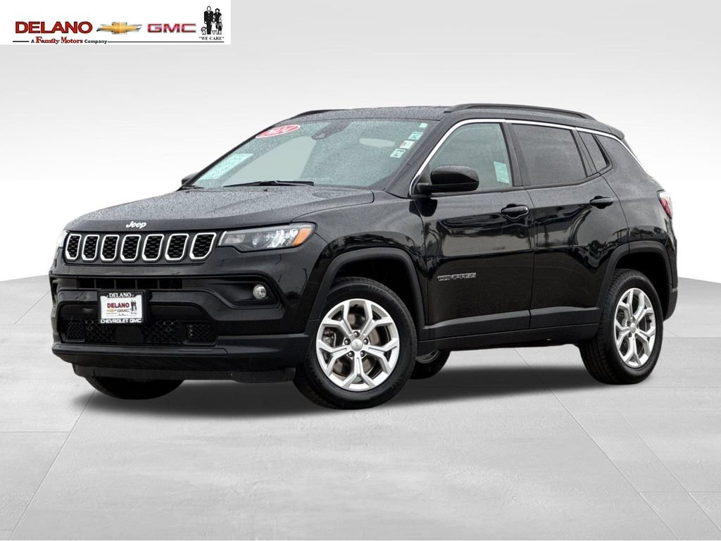 Used 2024 Jeep Compass Latitude AWD/4WD image 1