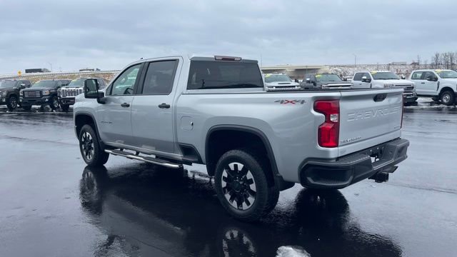 Used 2020 Chevrolet Silverado 2500 Custom w/ Custom Value Package image 3