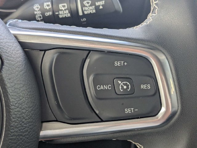 Used 2023 Jeep Wrangler Unlimited Sahara AWD/4WD image 27