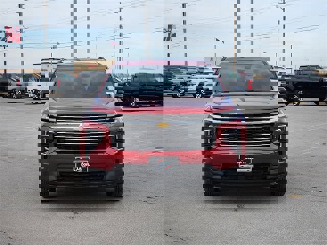 New 2026 Chevrolet Traverse LT w/ Sun and Wheel Package image 2