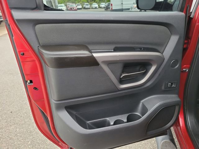 Used 2015 Nissan Titan SV w/ SV Value Truck Package RWD image 12