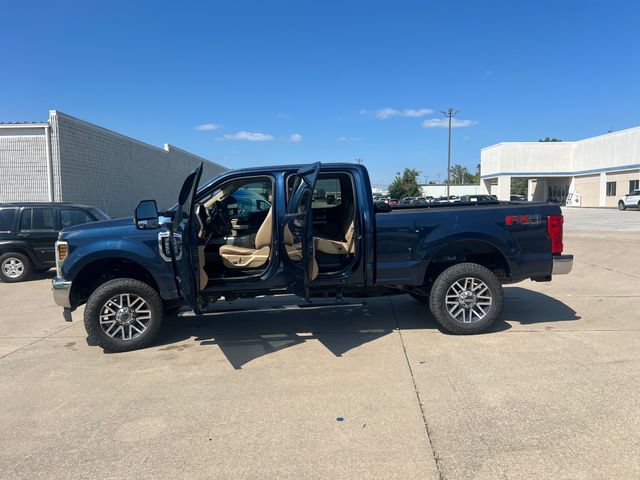 Used 2019 Ford F250 Lariat w/ Lariat Ultimate Package AWD/4WD image 3