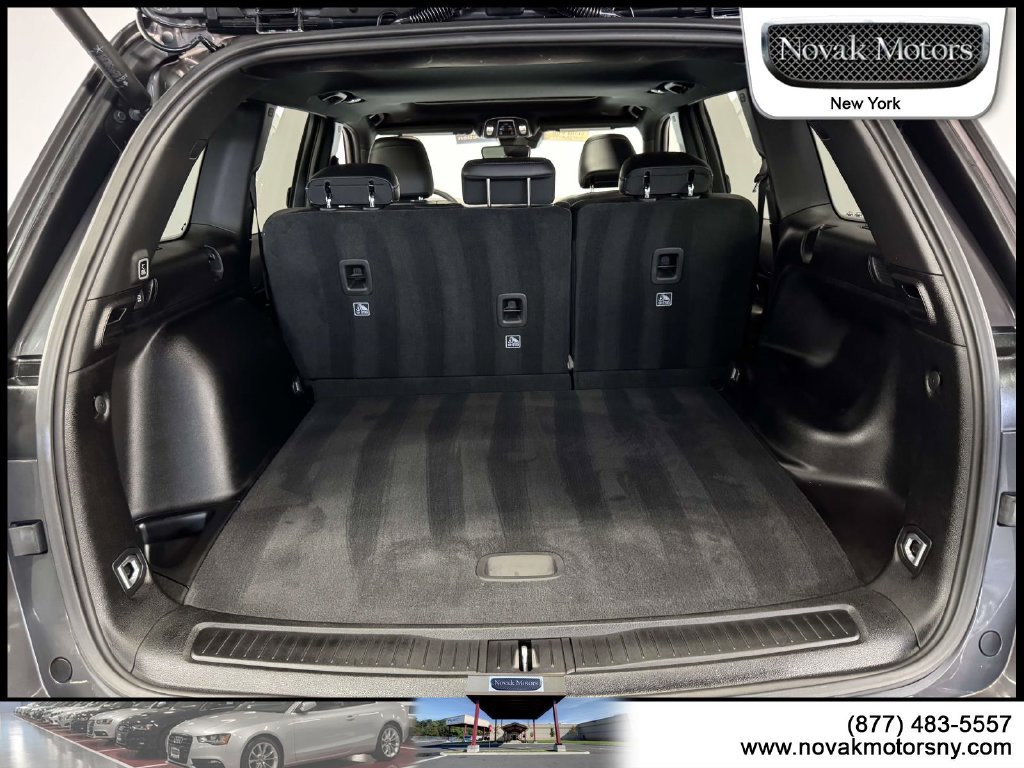 Used 2023 Jeep Grand Cherokee Altitude AWD/4WD image 13