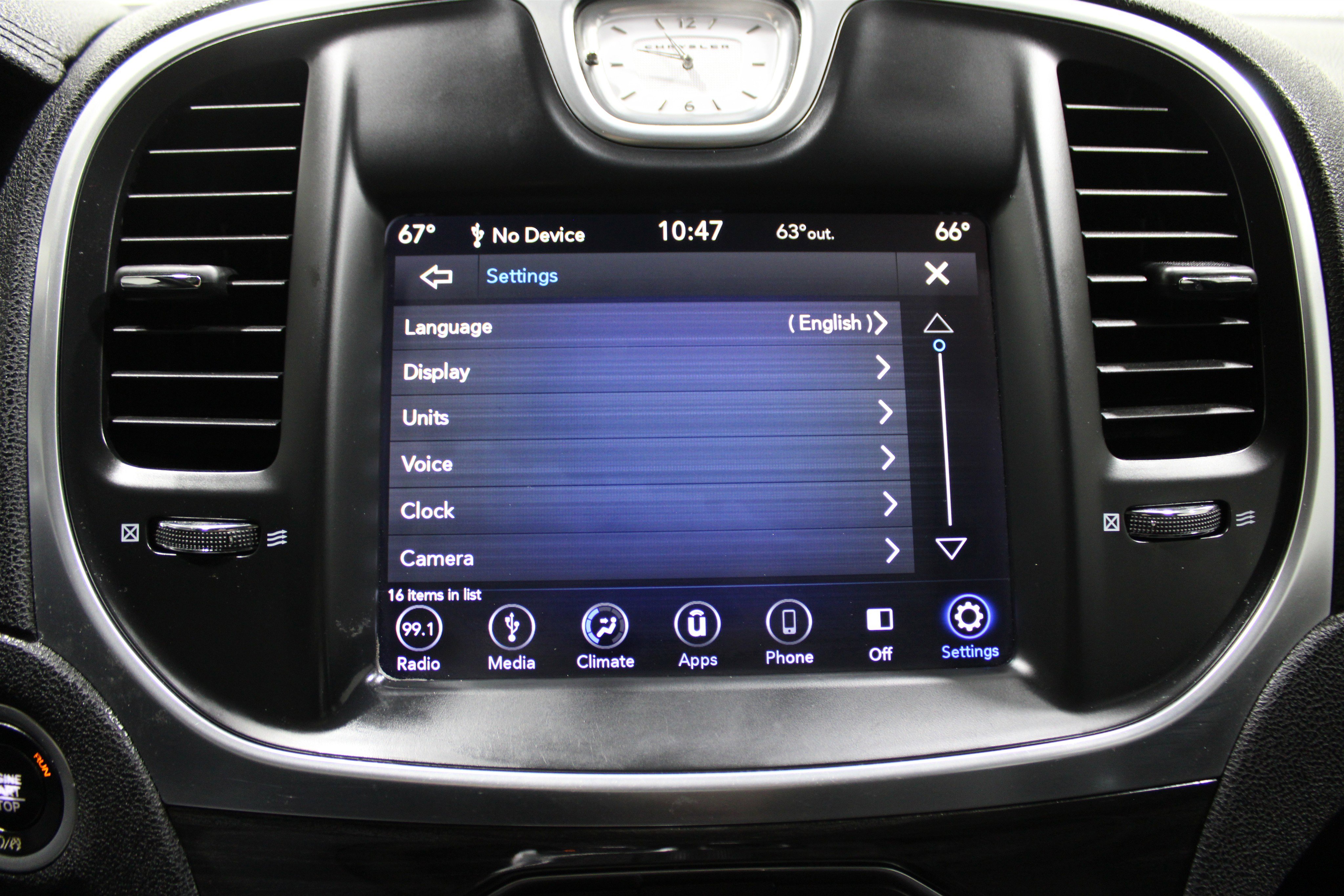 Used 2018 Chrysler 300 Touring w/ Sport Appearance Package image 18