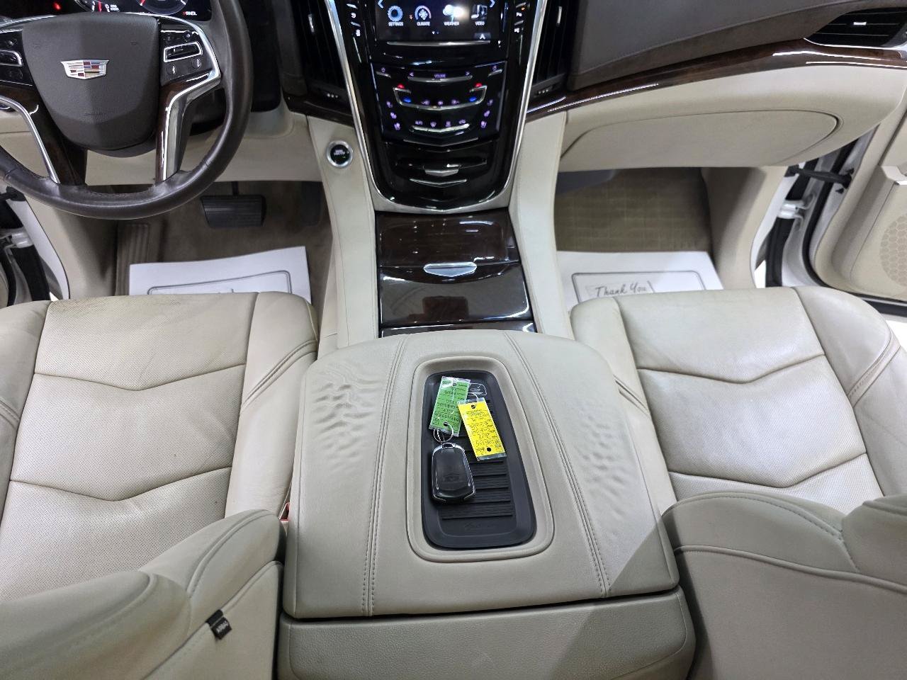 Used 2017 Cadillac Escalade Premium Luxury AWD/4WD image 31