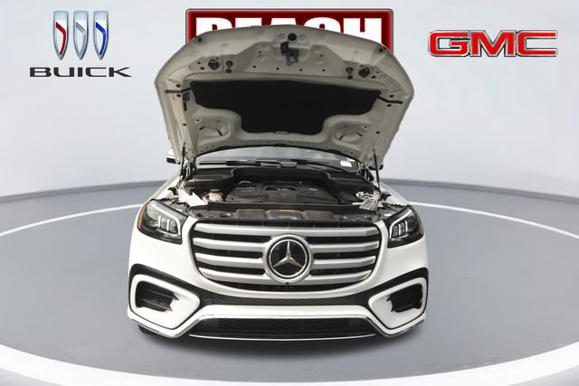 Used 2025 Mercedes-Benz GLS 580 4MATIC image 9