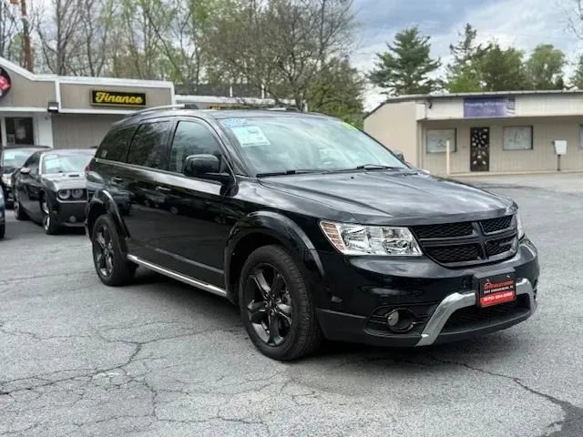 Used 2019 Dodge Journey Crossroad FWD image 3