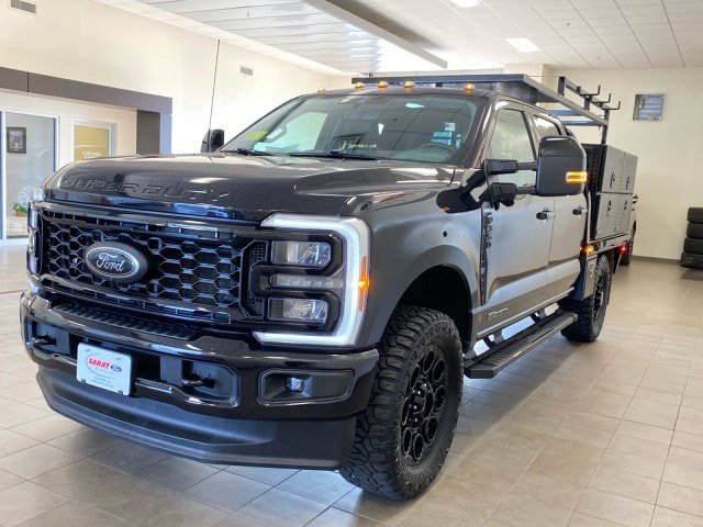 Used 2025 Ford F350 Lariat w/ Black Appearance Package AWD/4WD image 4