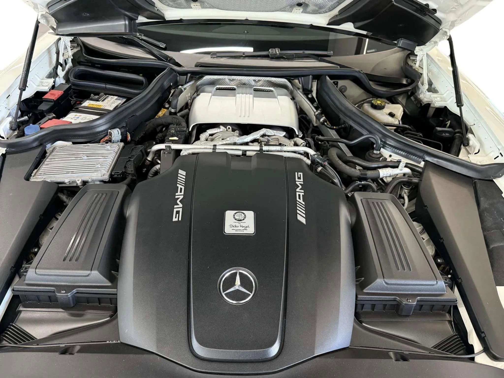 Used 2018 Mercedes-Benz AMG GT Roadster image 21