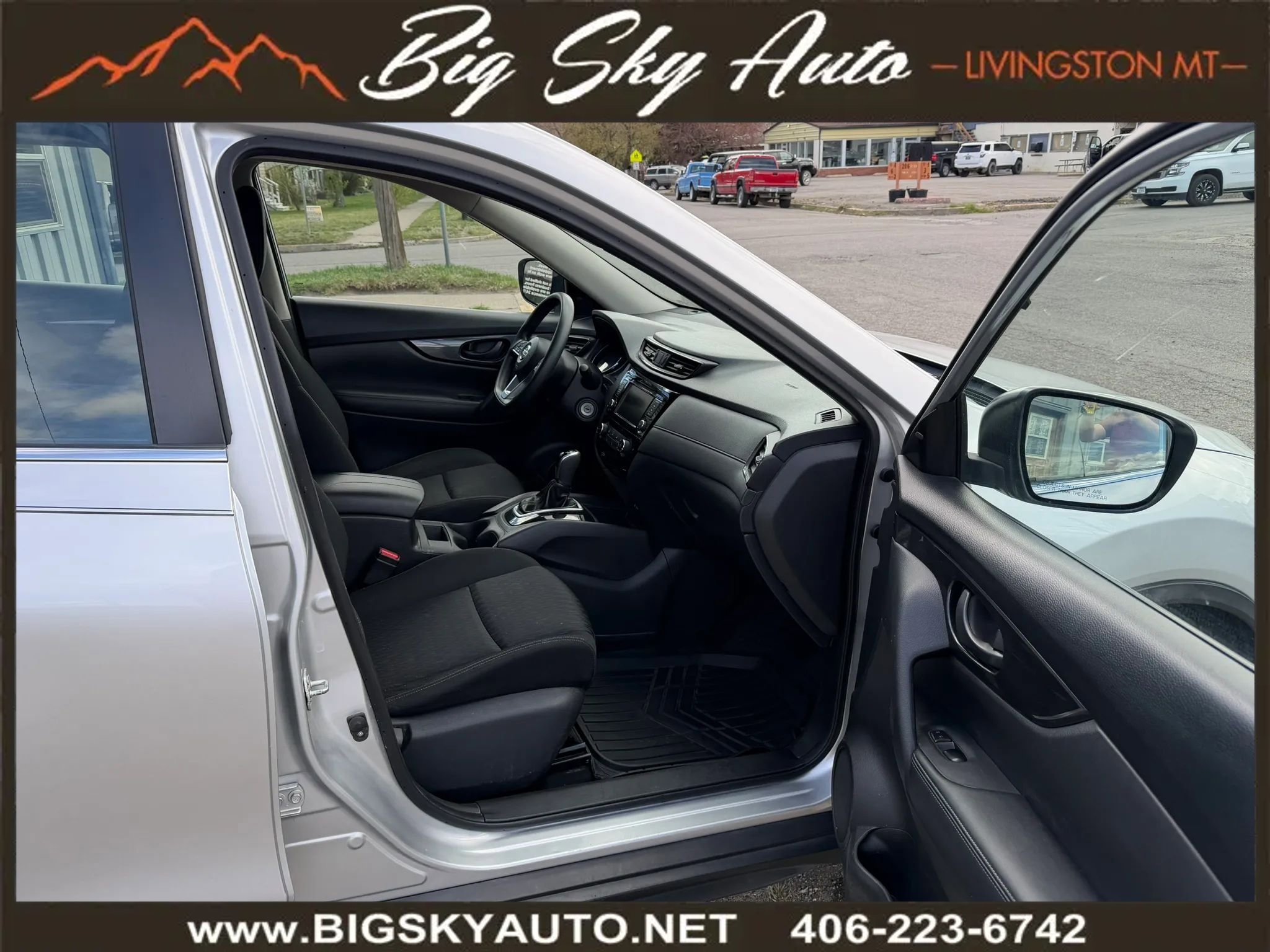Used 2019 Nissan Rogue S AWD/4WD image 19