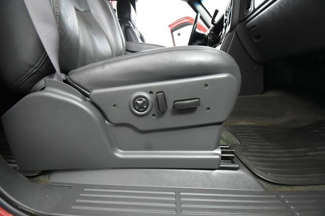 Used 2005 GMC Sierra 2500 SLT w/ Heavy-Duty Power Package image 44