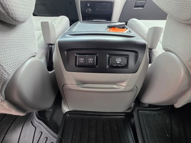 Used 2020 Toyota Sienna LE w/ LE Preferred Package FWD image 18