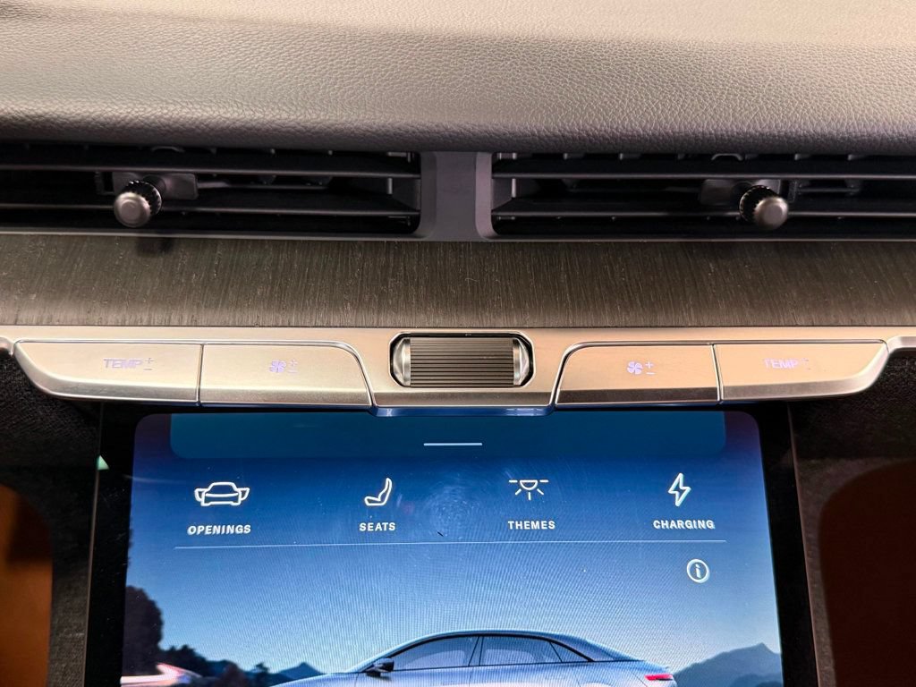 Used 2025 Lucid Air Touring AWD/4WD image 31