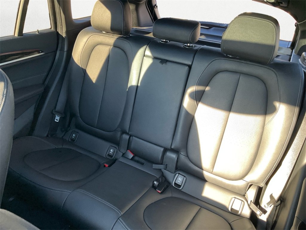 Used 2017 BMW X1 xDrive28i image 9