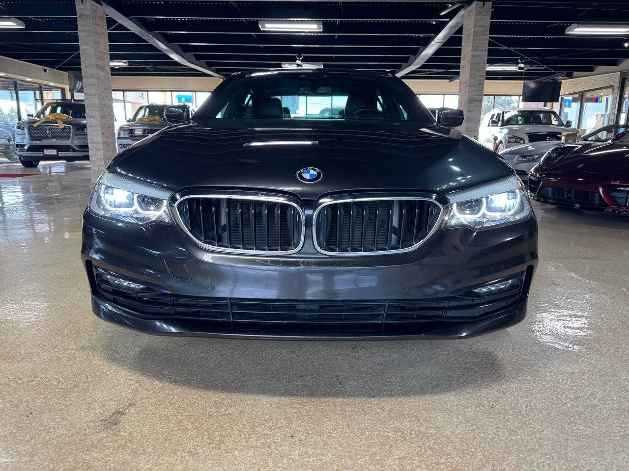 Used 2018 BMW 530i RWD image 2