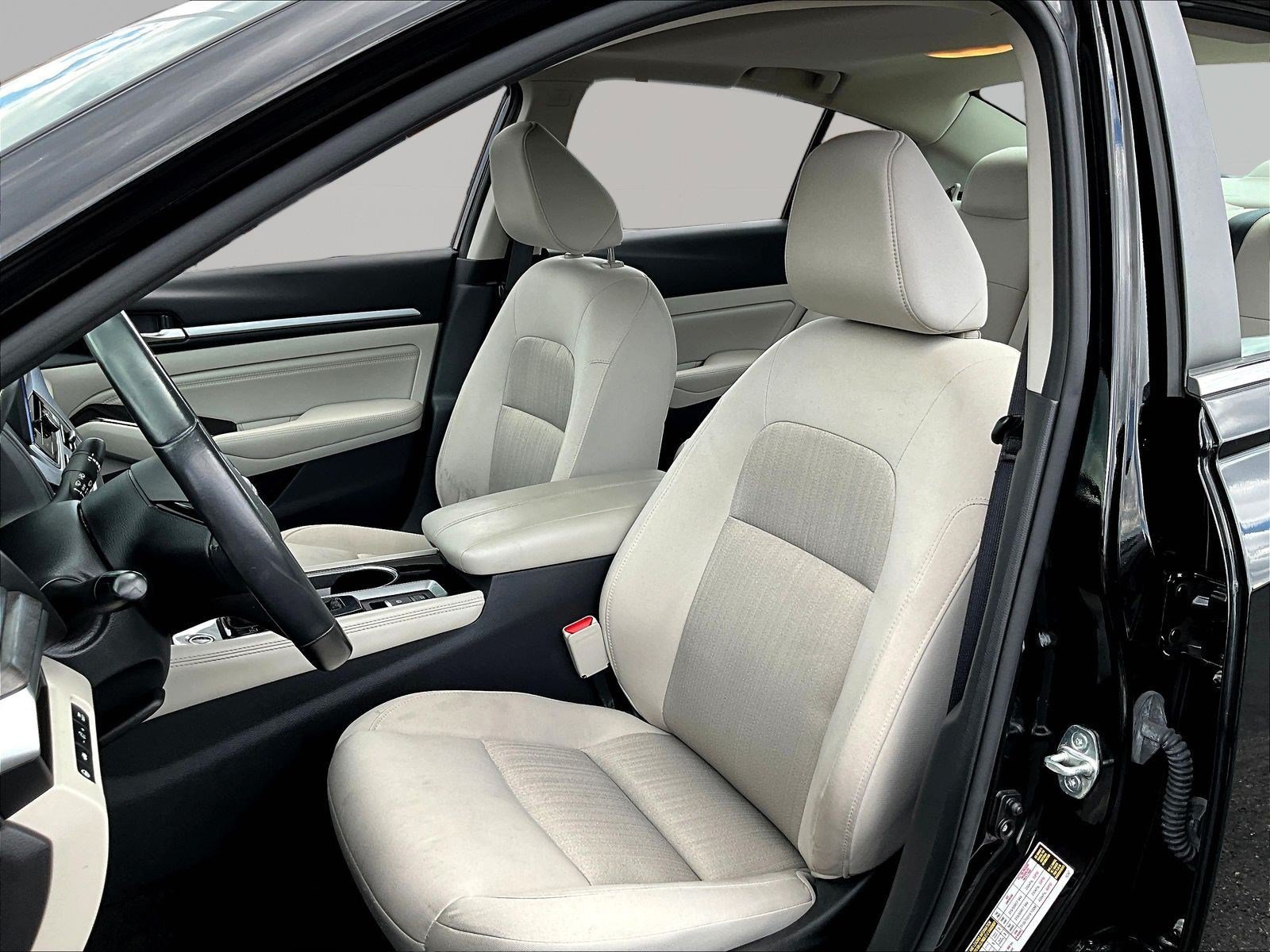 Used 2023 Nissan Altima 2.5 SV w/ SV Premium Package FWD image 21