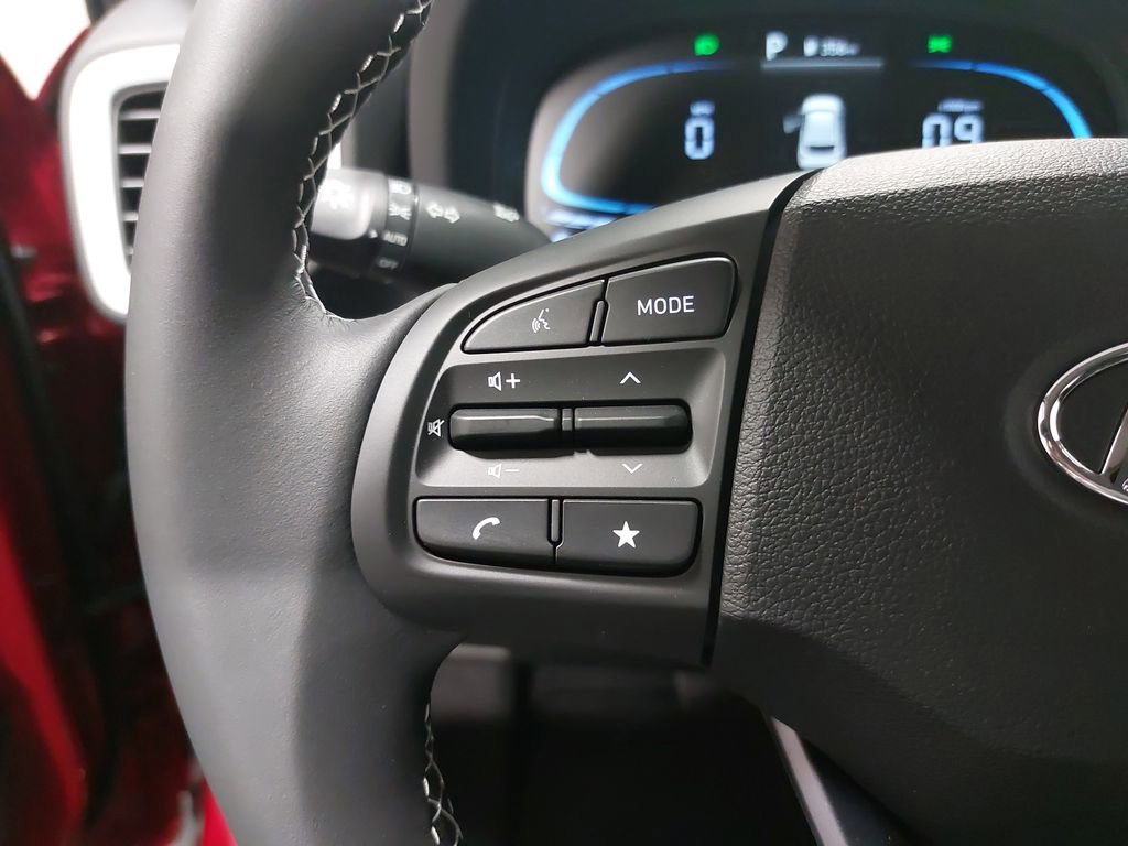 New 2025 Hyundai Venue Limited image 16