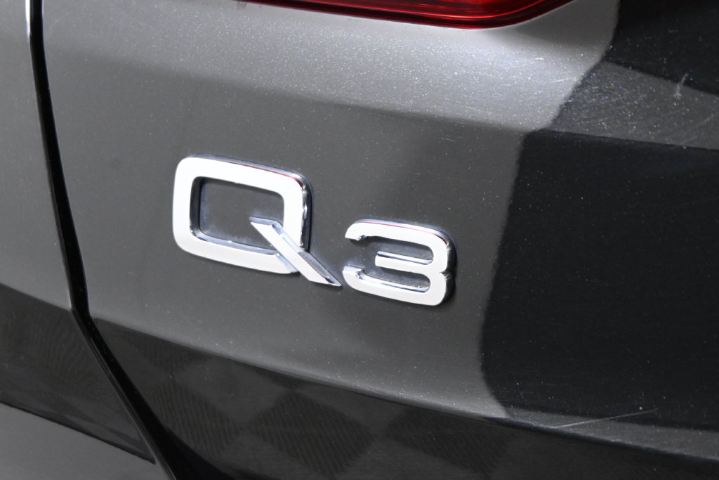 Used 2019 Audi Q3 2.0T Premium Plus w/ Premium Plus Package AWD/4WD image 37