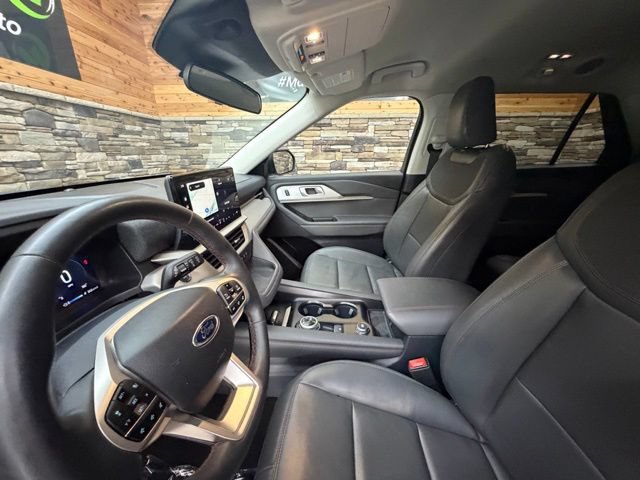 Used 2025 Ford Explorer Active w/ Active Comfort Package AWD/4WD image 13
