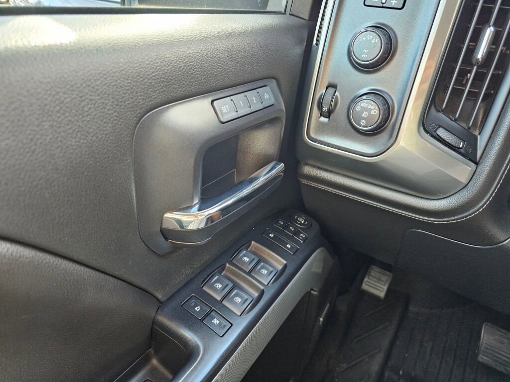 Used 2018 Chevrolet Silverado 3500 LTZ image 41