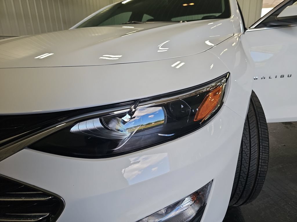 Used 2023 Chevrolet Malibu LT FWD image 31