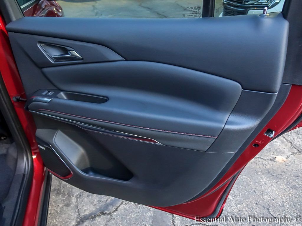 Used 2024 Chevrolet Traverse Z71 w/ Enhanced Driving Package image 32