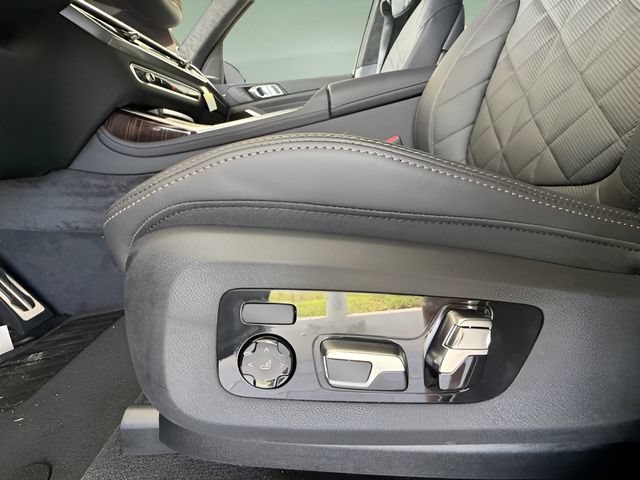 Certified 2026 BMW X7 xDrive40i w/ M Sport Package AWD/4WD image 27