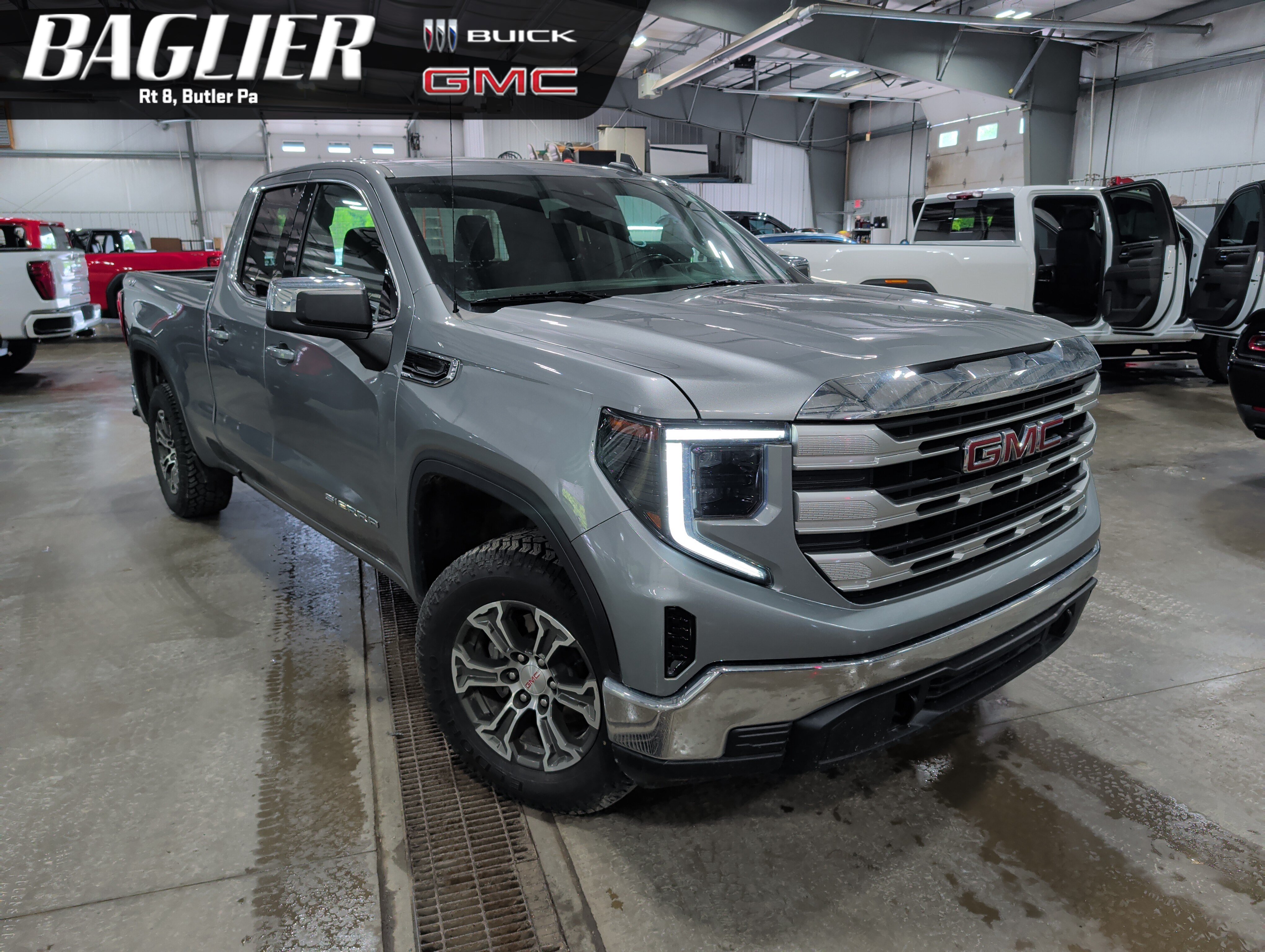 Used 2023 GMC Sierra 1500 SLE AWD/4WD image 1