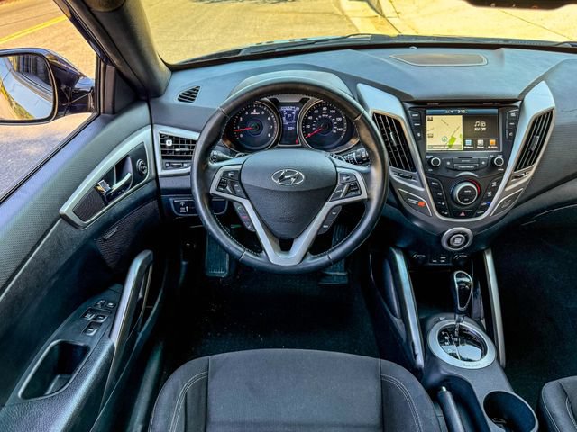 Used 2017 Hyundai Veloster Value Edition FWD image 28