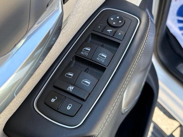Used 2024 RAM 1500 Limited AWD/4WD image 12
