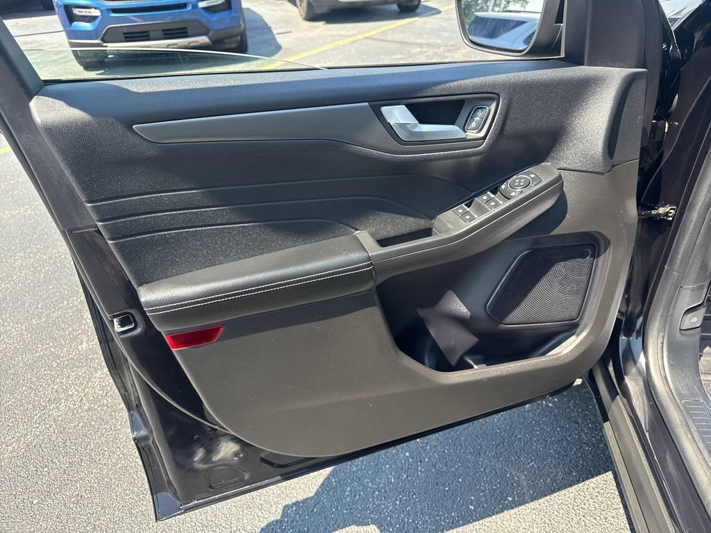 Used 2024 Ford Escape SE FWD image 47