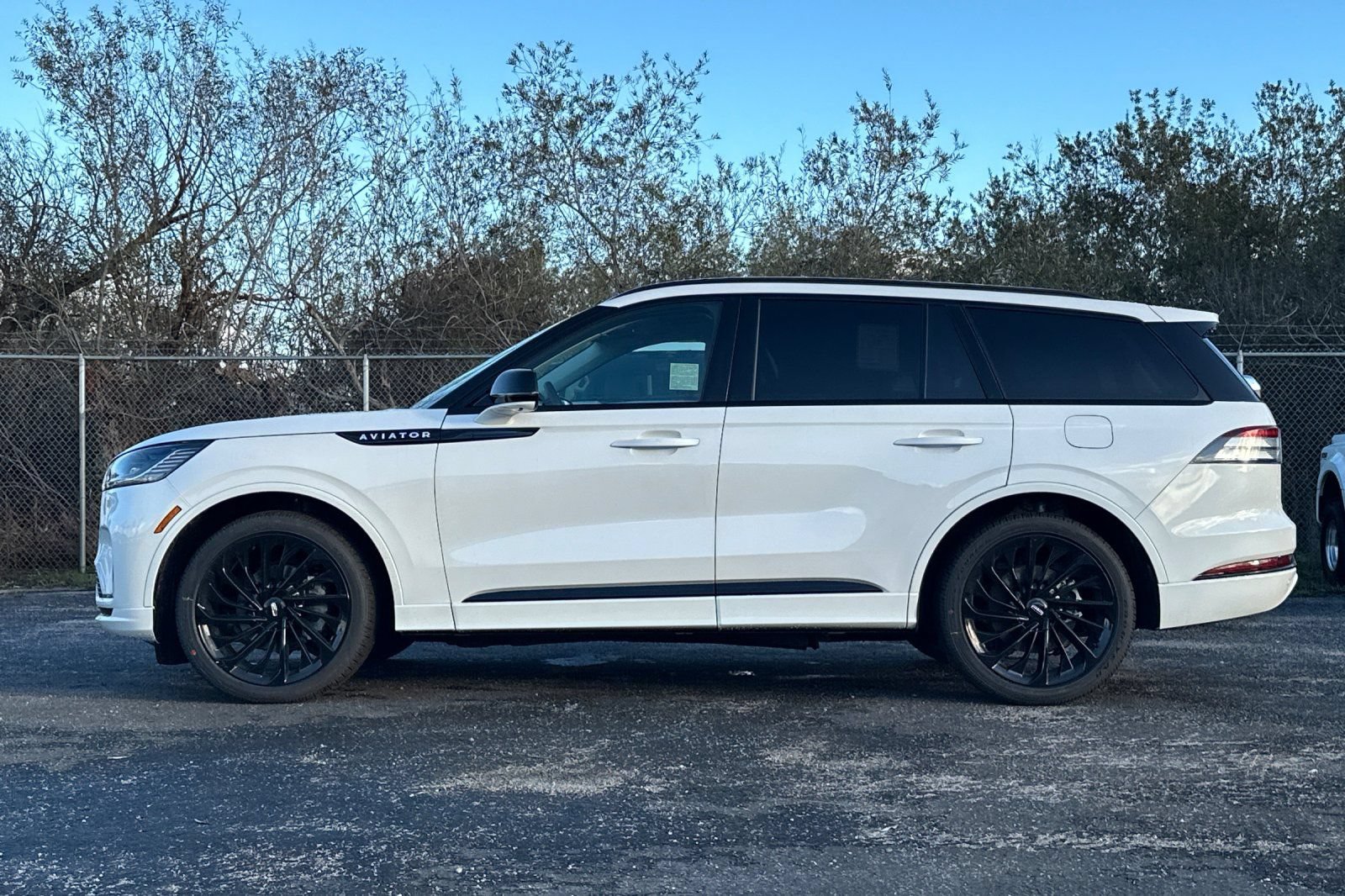 New 2026 Lincoln Aviator Reserve AWD/4WD image 6