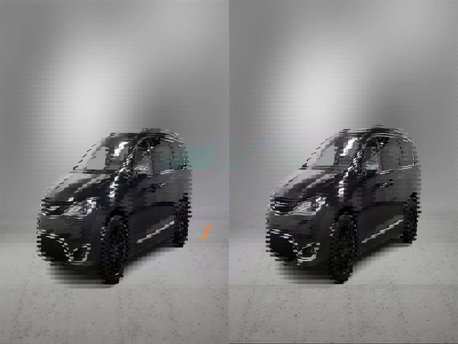 Certified 2017 Chrysler Pacifica Limited image 5