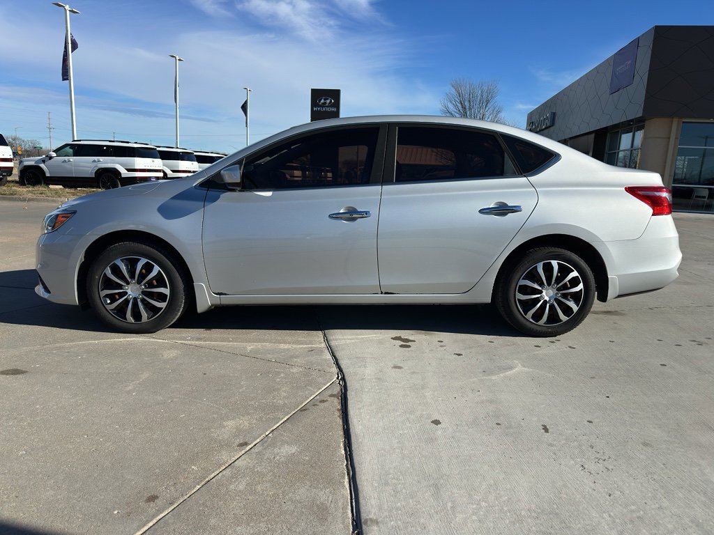 Used 2018 Nissan Sentra S image 4