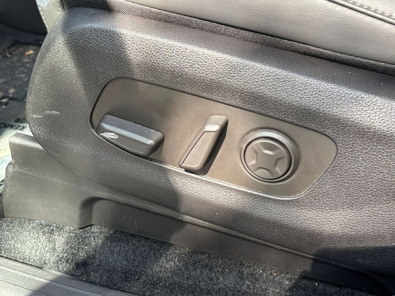 Used 2026 Kia Carnival FWD image 22