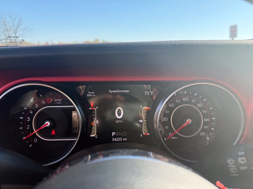 Used 2018 Jeep Wrangler Unlimited Rubicon w/ Dual Top Group AWD/4WD image 34