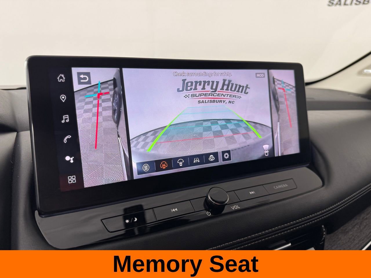 Used 2025 Nissan Rogue Platinum w/ Tech Package image 15